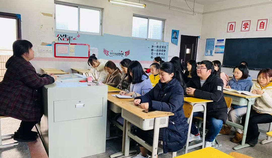 研討會(huì)_副本.jpg 研討會(huì)_副本.jpg
