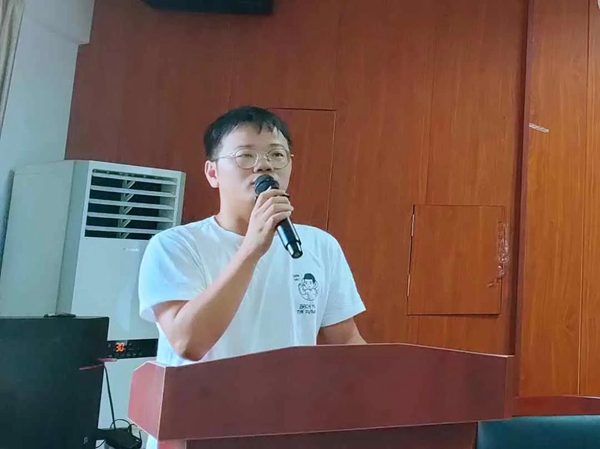 正在上傳...